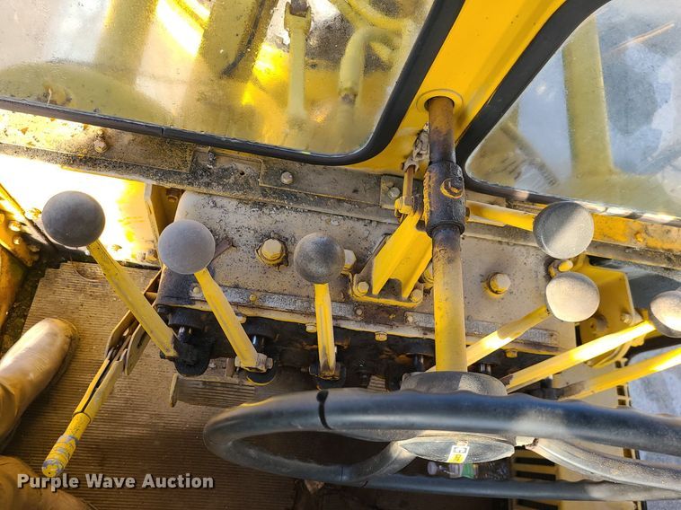 image for item MQ9615 1971 Caterpillar  112F rigid frame motor grader