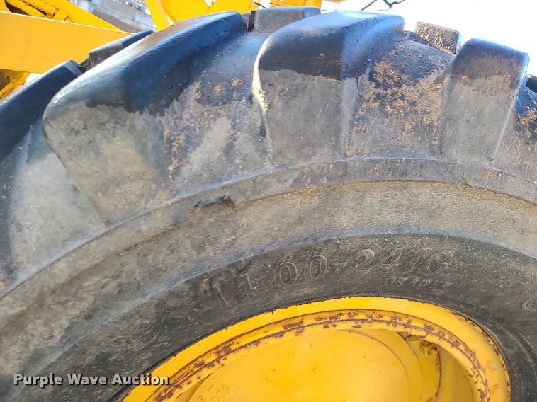 image for item MQ9615 1971 Caterpillar  112F rigid frame motor grader