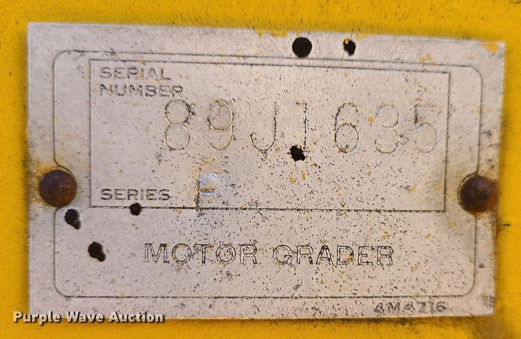 image for item MQ9615 1971 Caterpillar  112F rigid frame motor grader