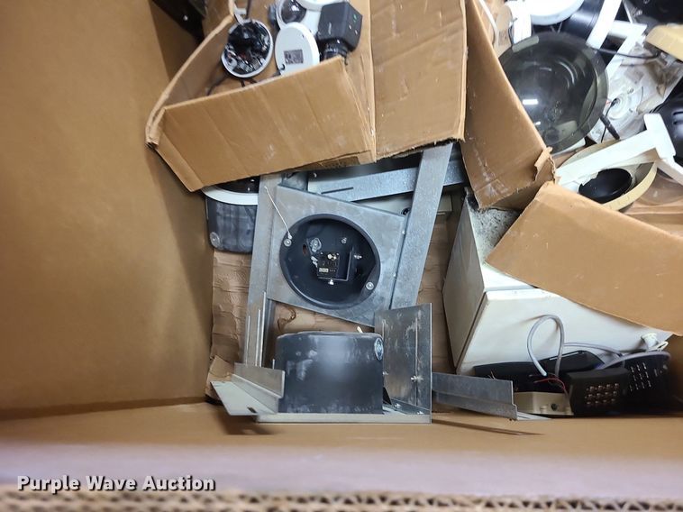 image for item MQ9619 Analog and network cameras