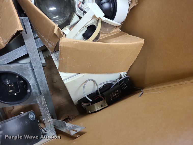 image for item MQ9619 Analog and network cameras