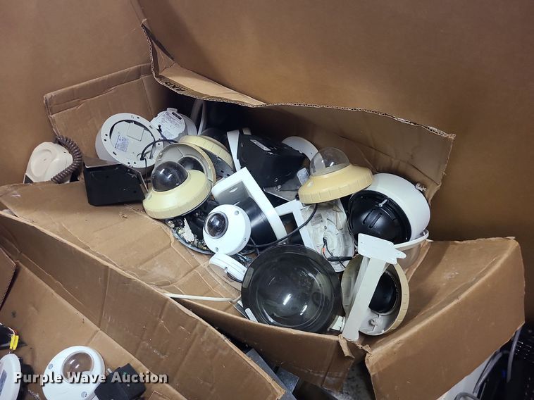 image for item MQ9619 Analog and network cameras