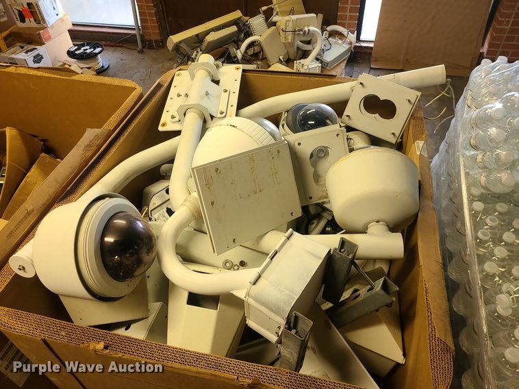 image for item MQ9619 Analog and network cameras