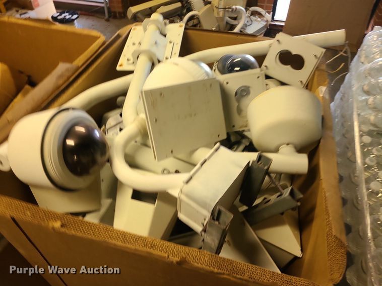 image for item MQ9619 Analog and network cameras