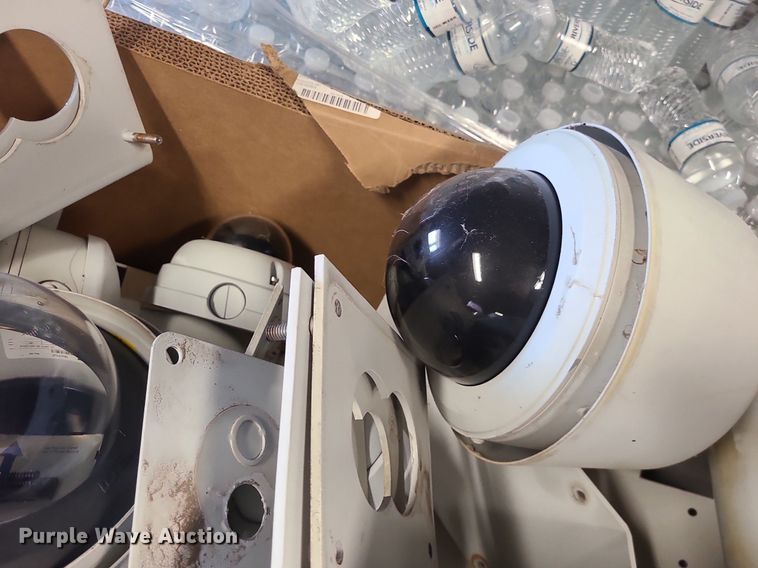 image for item MQ9619 Analog and network cameras