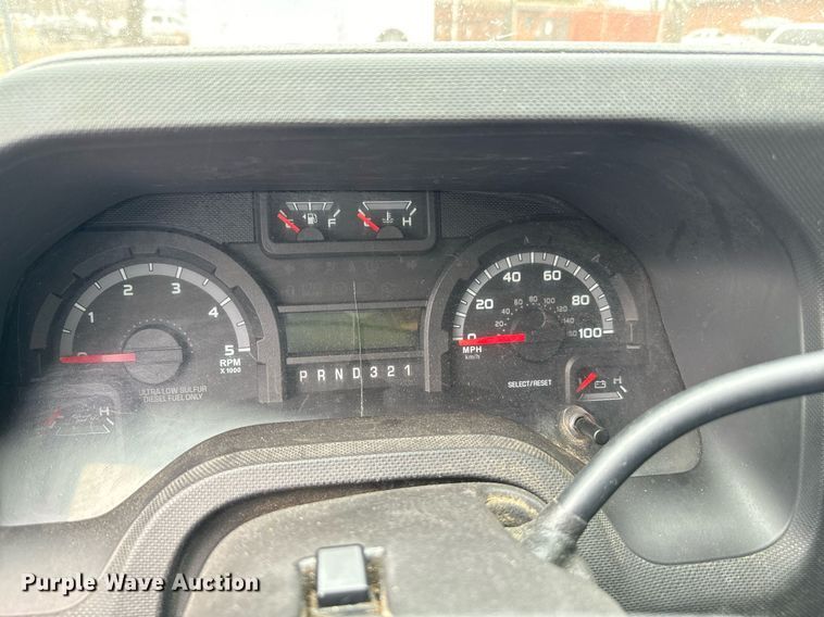 image for item NA9780 2009 Ford E450 Super Duty  shuttle bus