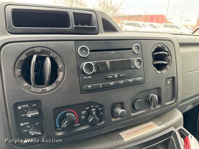 image for item NA9780 2009 Ford E450 Super Duty  shuttle bus