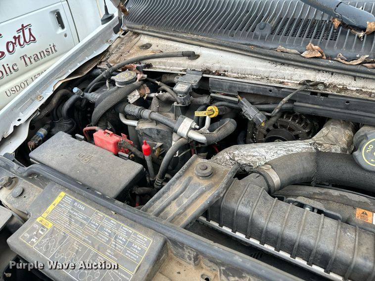 image for item NA9780 2009 Ford E450 Super Duty  shuttle bus