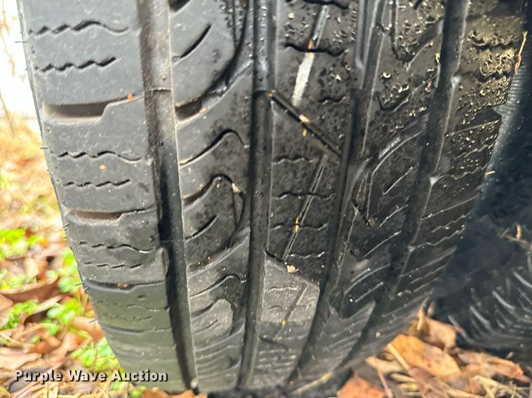 image for item NA9780 2009 Ford E450 Super Duty  shuttle bus