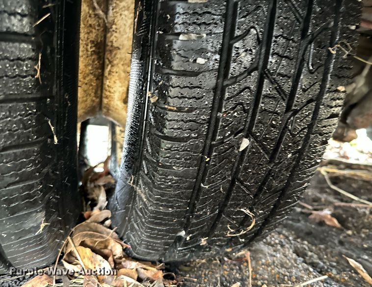 image for item NA9780 2009 Ford E450 Super Duty  shuttle bus