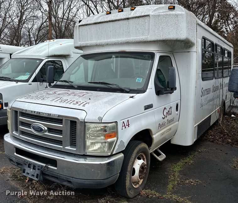 image for item NA9781 2008 Ford E450 Super Duty shuttle bus