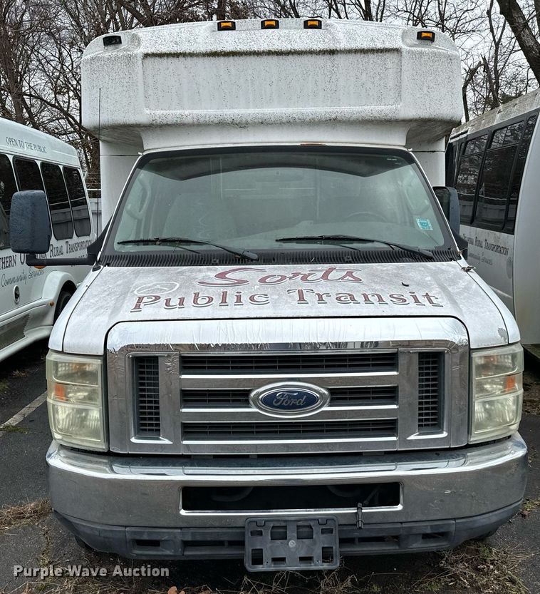 image for item NA9781 2008 Ford E450 Super Duty shuttle bus
