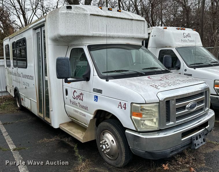 image for item NA9781 2008 Ford E450 Super Duty shuttle bus