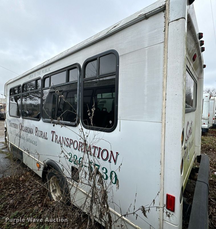 image for item NA9781 2008 Ford E450 Super Duty shuttle bus