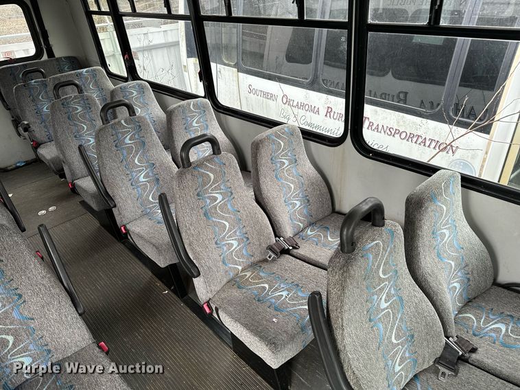 image for item NA9781 2008 Ford E450 Super Duty shuttle bus