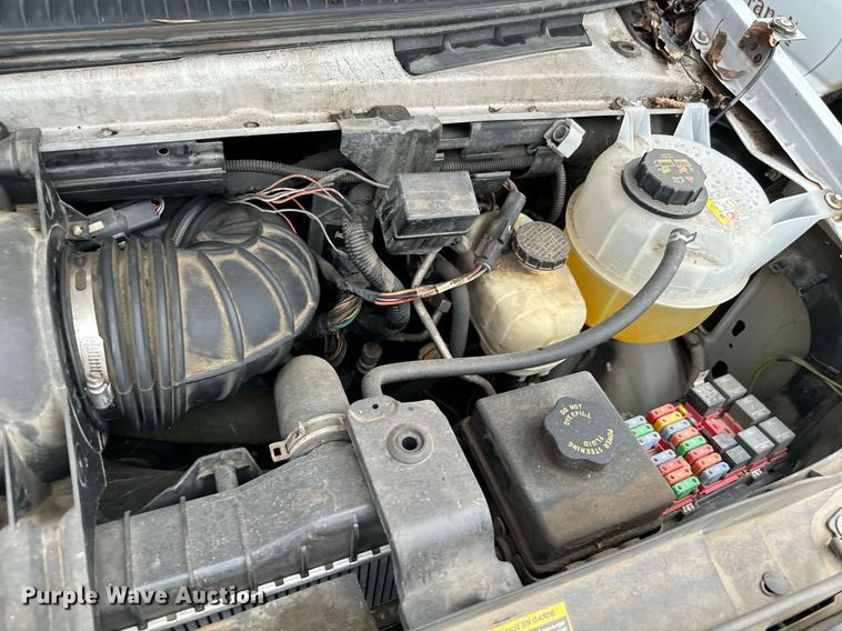 image for item NA9781 2008 Ford E450 Super Duty shuttle bus