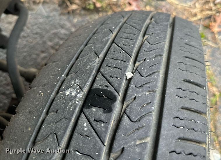 image for item NA9781 2008 Ford E450 Super Duty shuttle bus