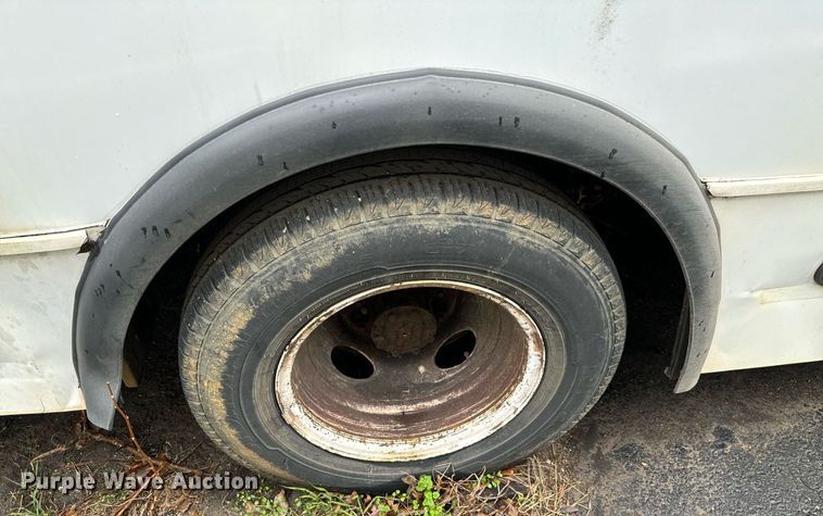 image for item NA9781 2008 Ford E450 Super Duty shuttle bus