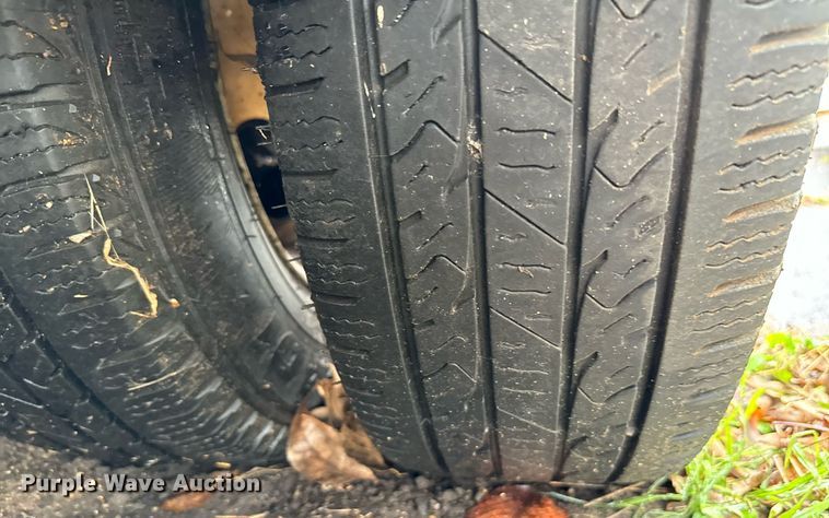 image for item NA9781 2008 Ford E450 Super Duty shuttle bus