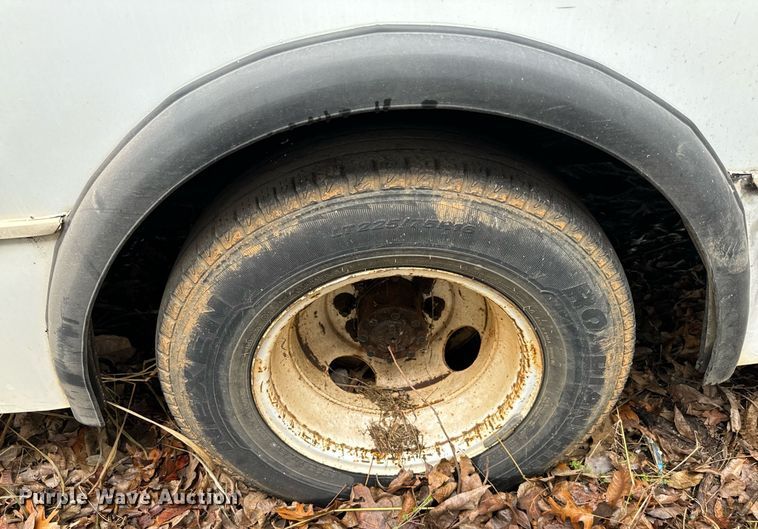 image for item NA9781 2008 Ford E450 Super Duty shuttle bus