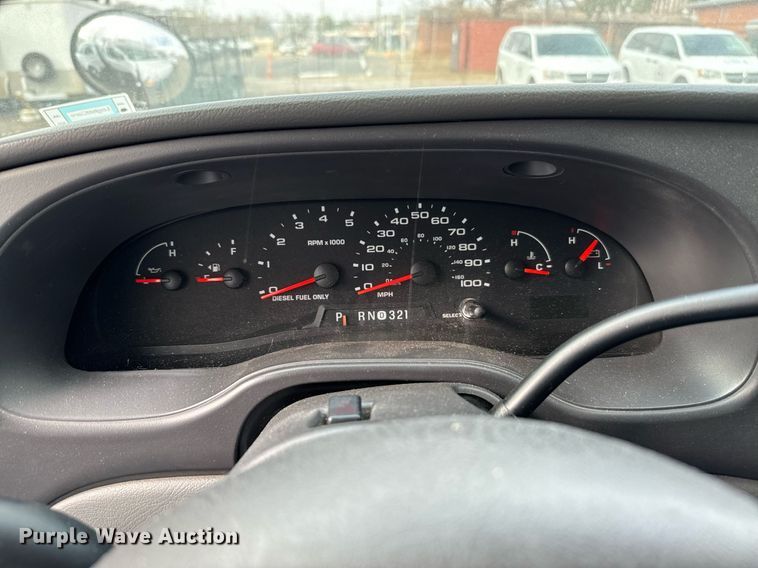 image for item NA9783 2005 Ford E450 Super Duty shuttle bus