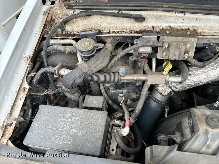 image for item NA9783 2005 Ford E450 Super Duty shuttle bus