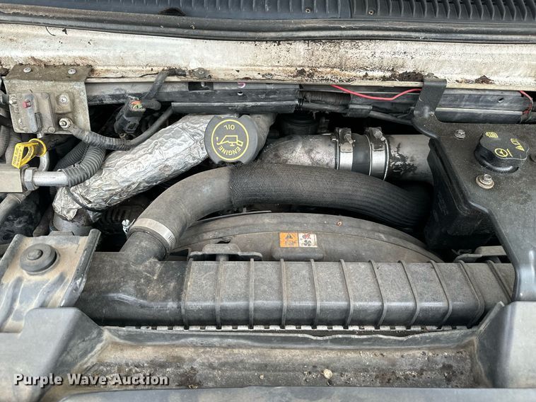 image for item NA9783 2005 Ford E450 Super Duty shuttle bus