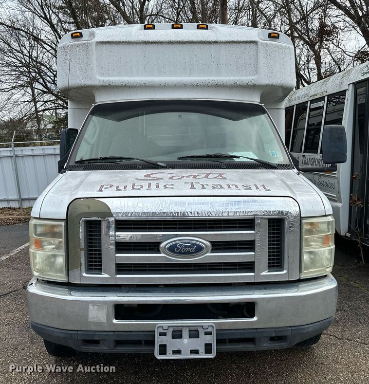 image for item NA9784 2008 Ford E450 Super Duty shuttle bus