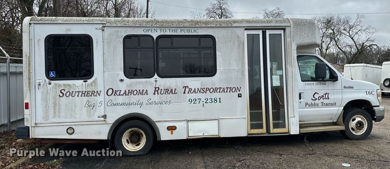 image for item NA9784 2008 Ford E450 Super Duty shuttle bus