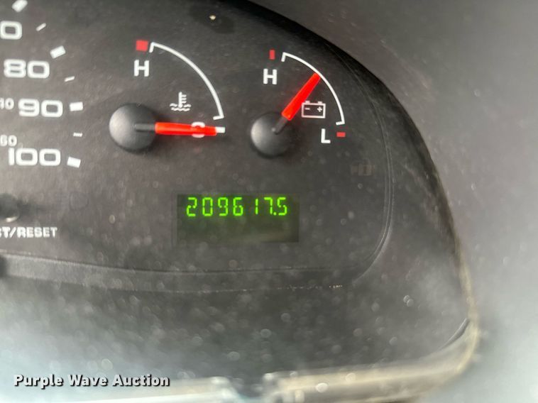 image for item NA9784 2008 Ford E450 Super Duty shuttle bus