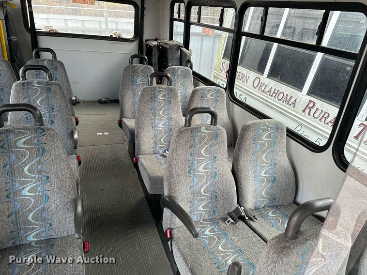 image for item NA9784 2008 Ford E450 Super Duty shuttle bus