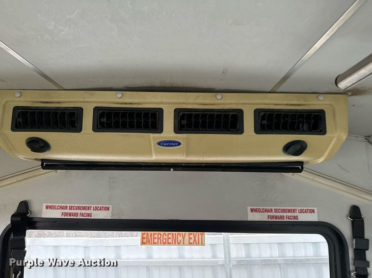 image for item NA9784 2008 Ford E450 Super Duty shuttle bus