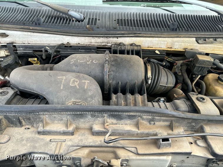 image for item NA9784 2008 Ford E450 Super Duty shuttle bus