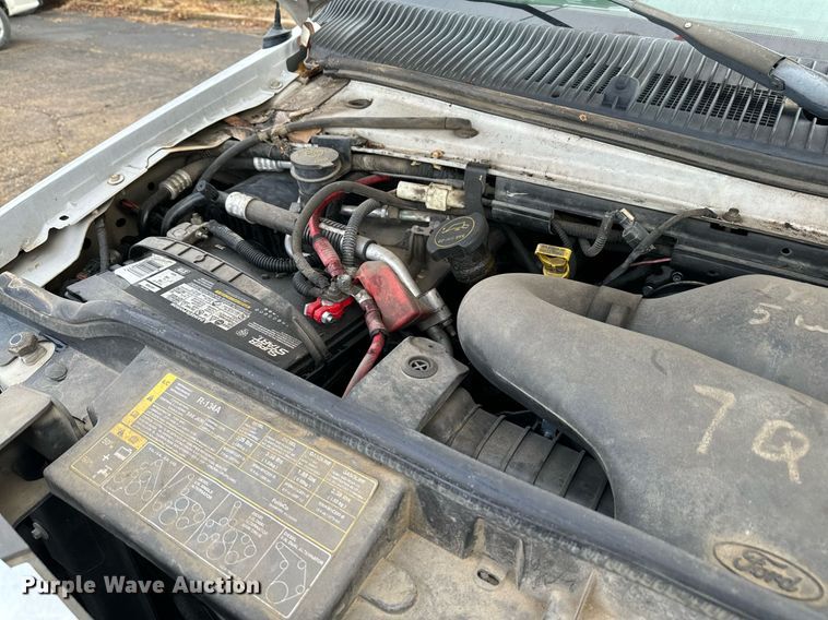 image for item NA9784 2008 Ford E450 Super Duty shuttle bus