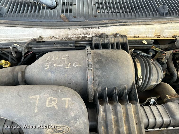 image for item NA9784 2008 Ford E450 Super Duty shuttle bus