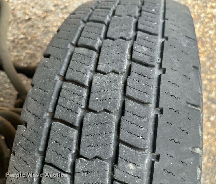 image for item NA9784 2008 Ford E450 Super Duty shuttle bus