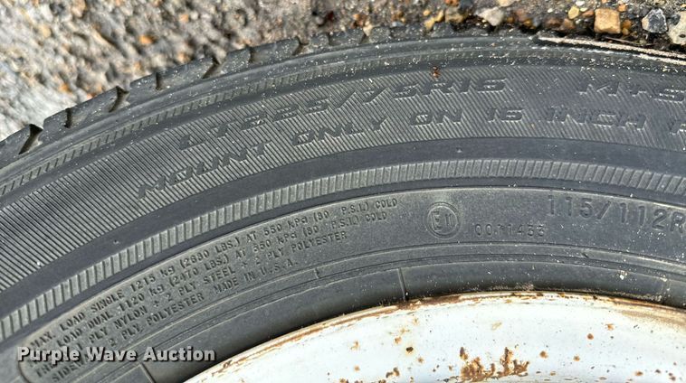 image for item NA9784 2008 Ford E450 Super Duty shuttle bus