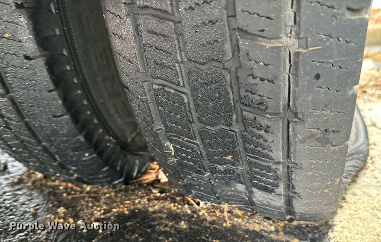 image for item NA9784 2008 Ford E450 Super Duty shuttle bus