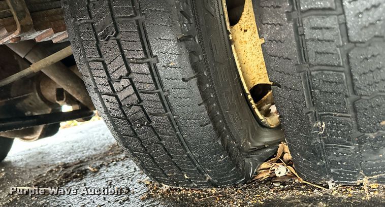 image for item NA9784 2008 Ford E450 Super Duty shuttle bus