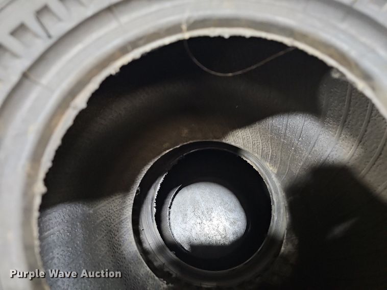 image for item NE9433 (5) tires