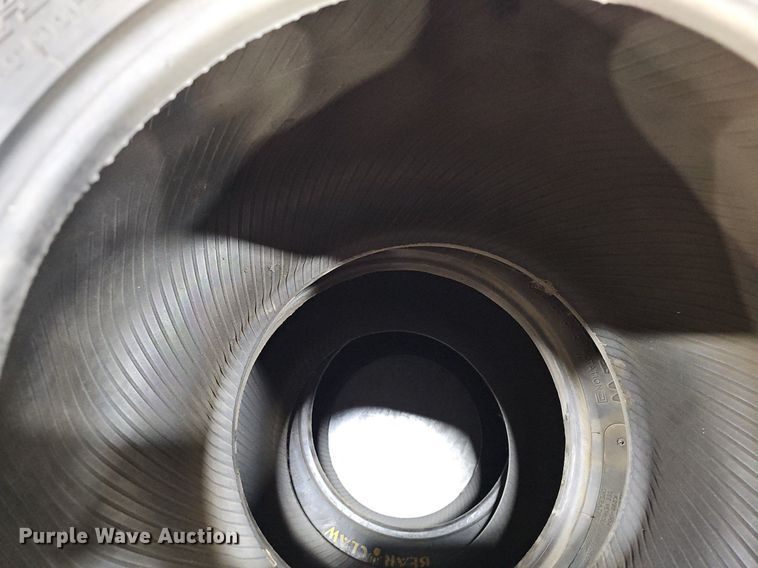 image for item NE9433 (5) tires