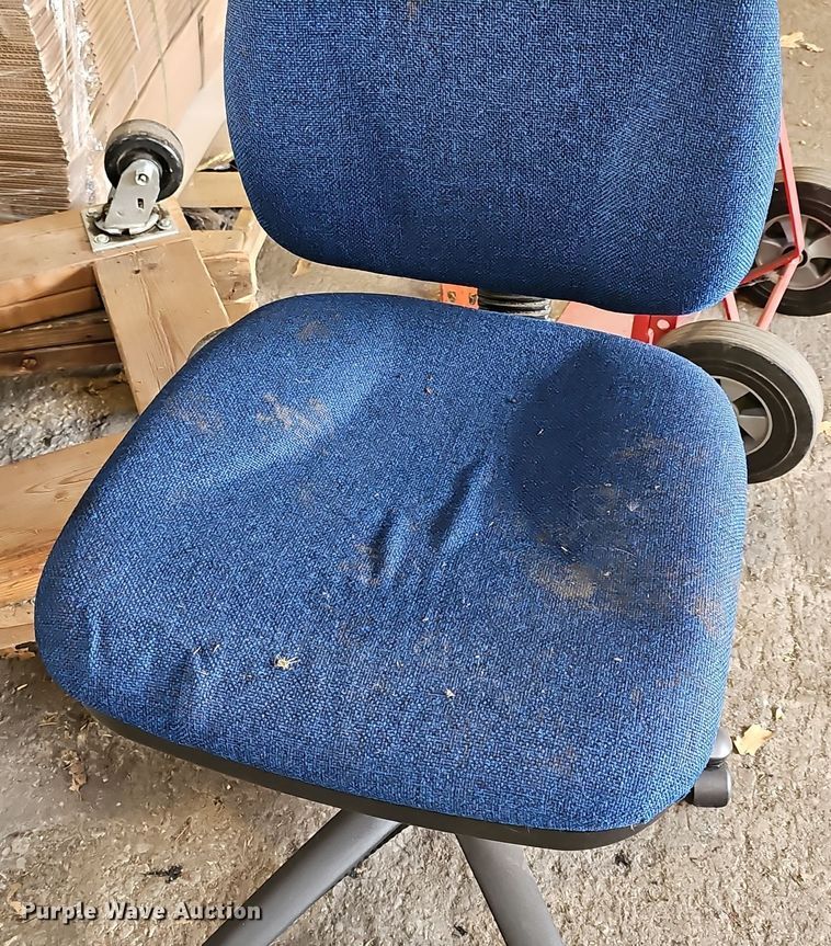 image for item NE9462 (8) chairs