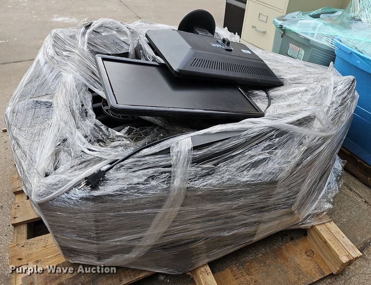 image for item NE9477 Approximately 25 Planar monitors