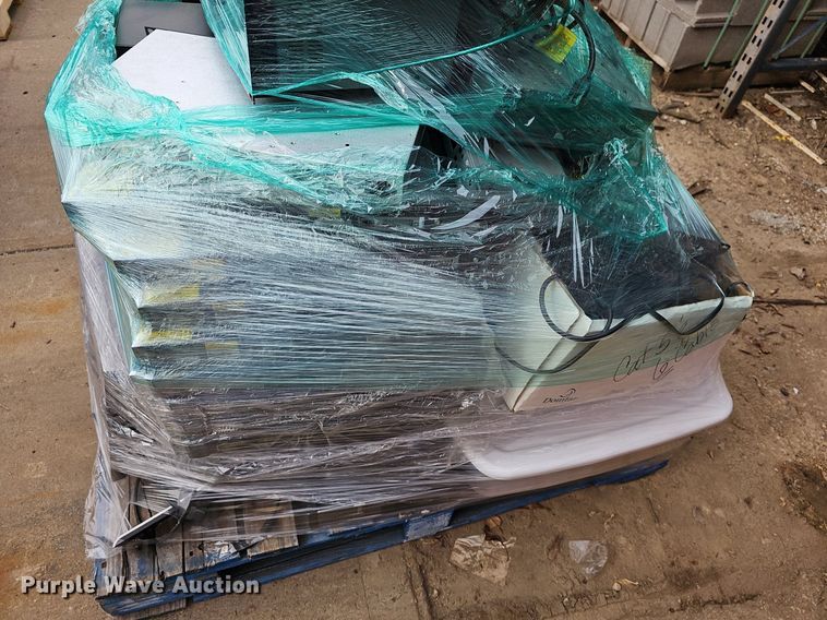 image for item NE9482 Approximately 100 routers