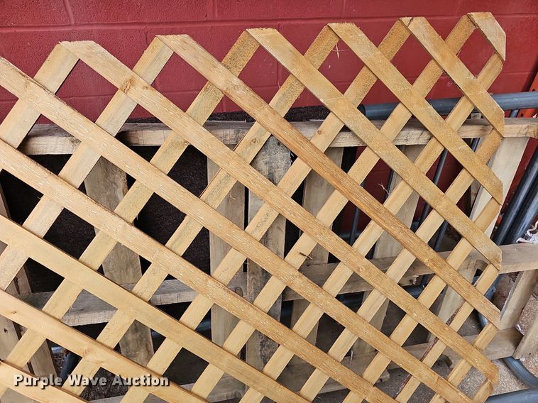 image for item NE9484 (8) wood lattices