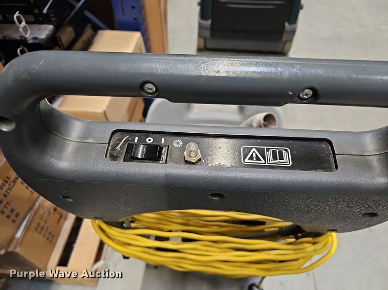 image for item NE9520 Janitorial equipment 