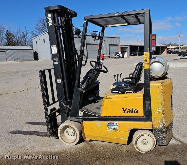image for item NE9527 Yale GLC040AFNUAE092 forklift