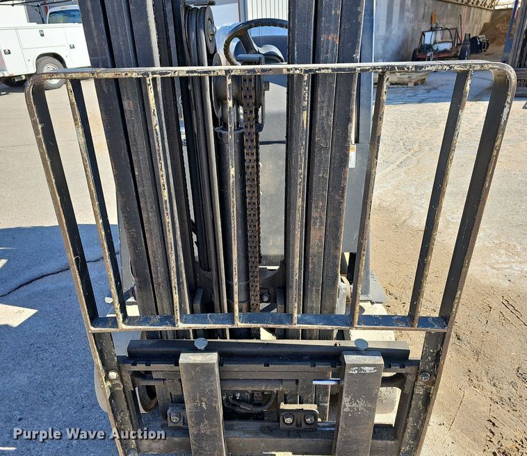 image for item NE9527 Yale GLC040AFNUAE092 forklift
