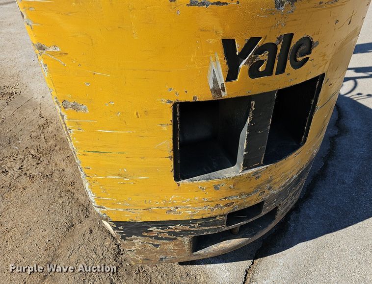 image for item NE9527 Yale GLC040AFNUAE092 forklift