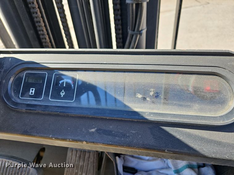 image for item NE9527 Yale GLC040AFNUAE092 forklift